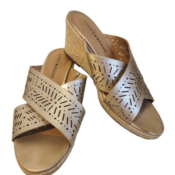 Lucky Brand Keela Gold  Women's Wedge Sandal Size 8 1/2 - Picture 1 of 6